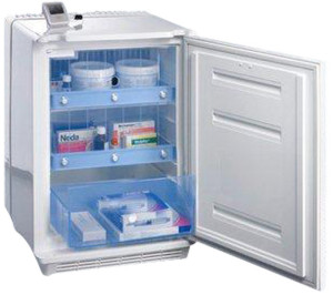 medicinkylskap dometic oppen dorr